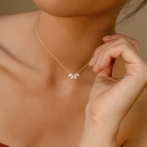 Fish Tail Flower Zircon Necklace Fashion Crystal Collarbone Chain For Women Trendy Copper Jewelry Elegant Simple Accessories